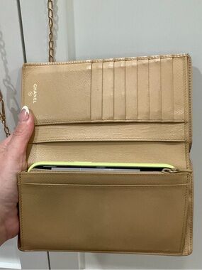 Pre- Loved CHANEL Auth CHANEL Coco Button wallet beige Leather + COA Card